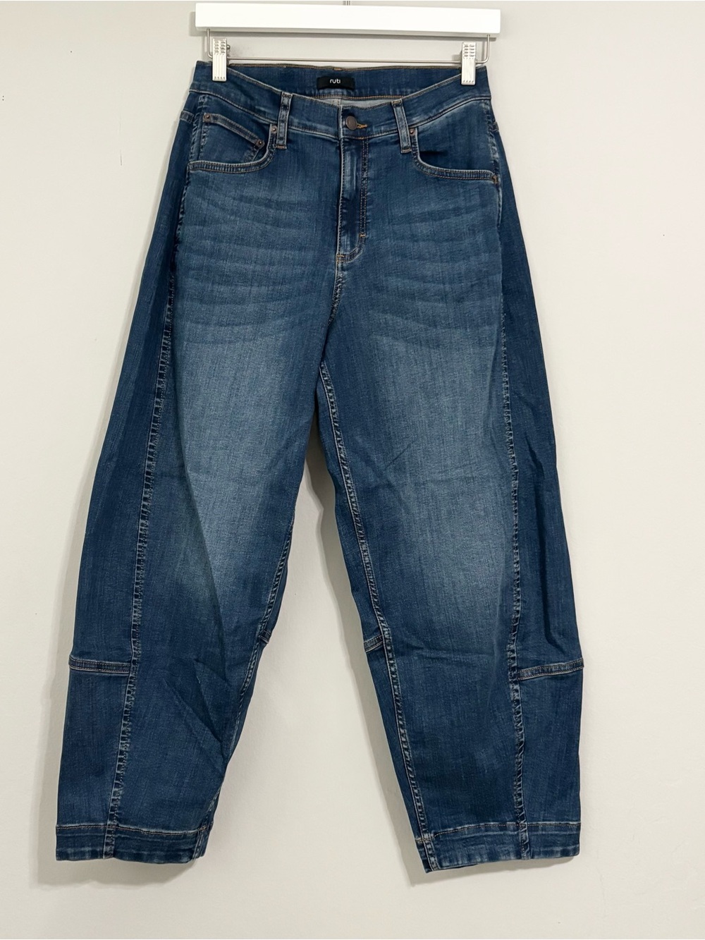 NEW RUTI Medium Wash Barrel Denim Jeans